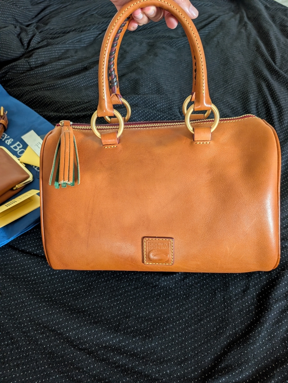 Dooney & Bourke Florentine Barrel Satchel And Kiss lock Pouch - Picture 2 of 13